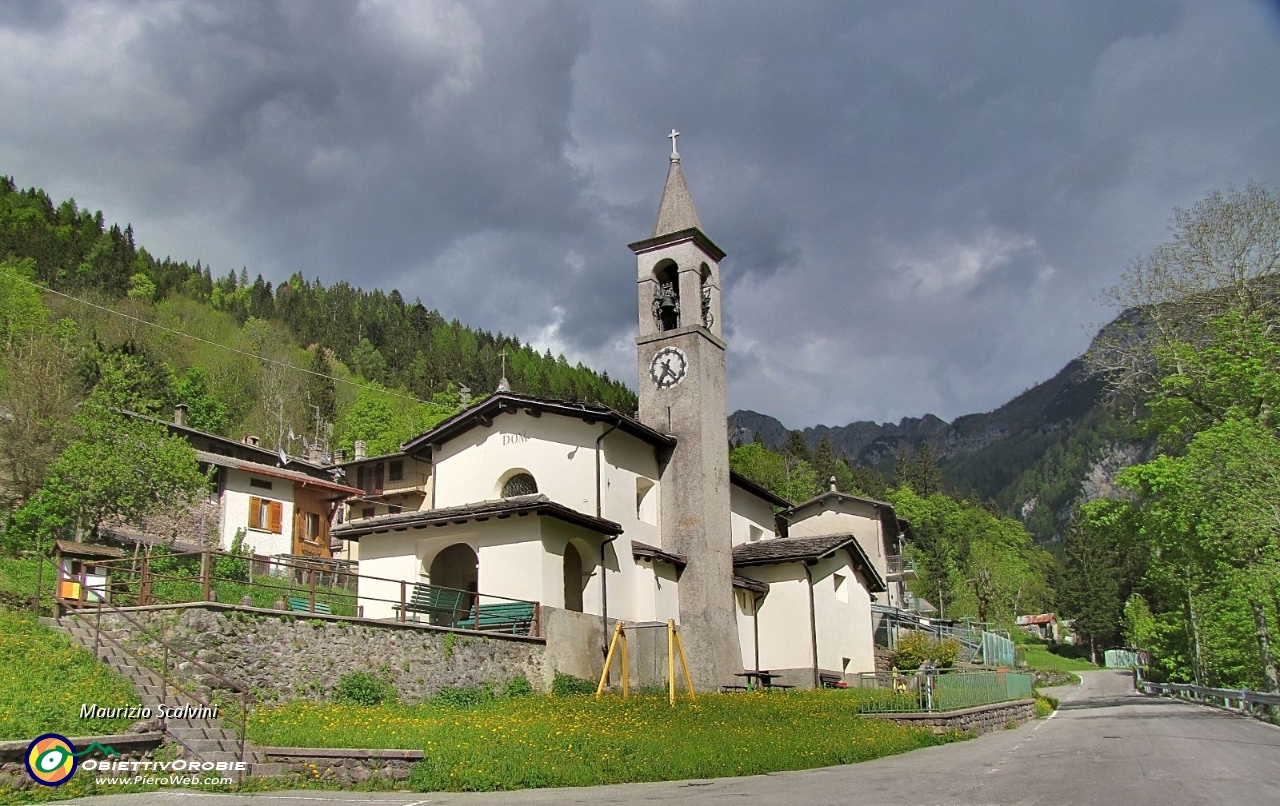 48 Aria di temporale sopra Capovalle....JPG